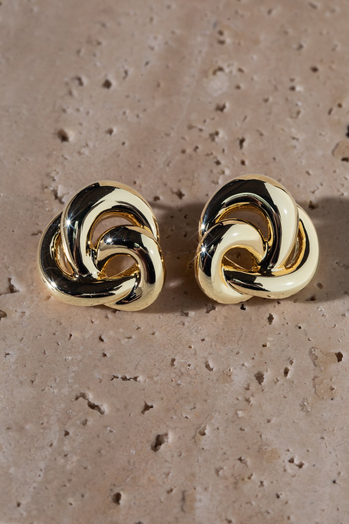 Classic Knot Stud