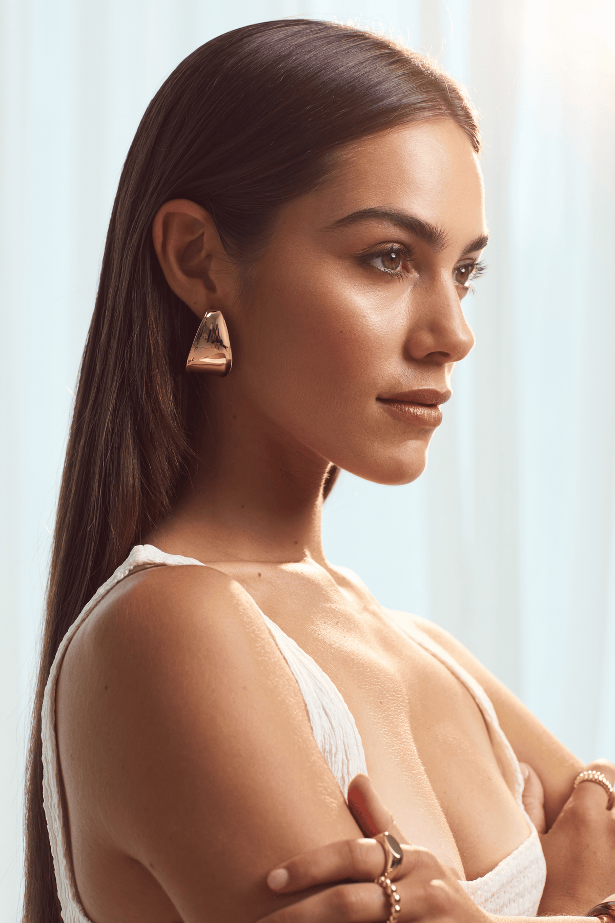 Gold Curve Twisted Hoop