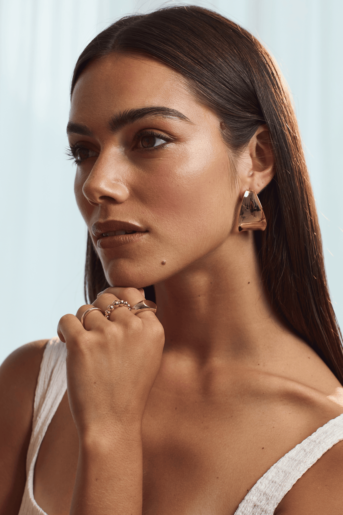 Gold Curve Twisted Hoop