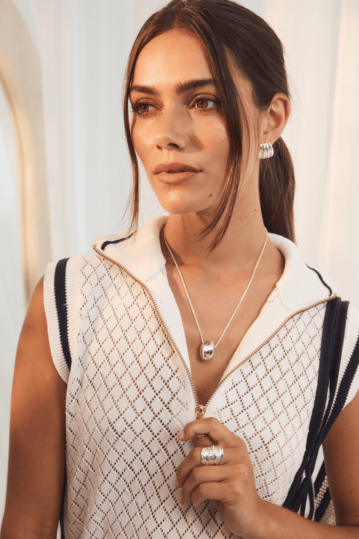 Curved Oval Pendant Necklace